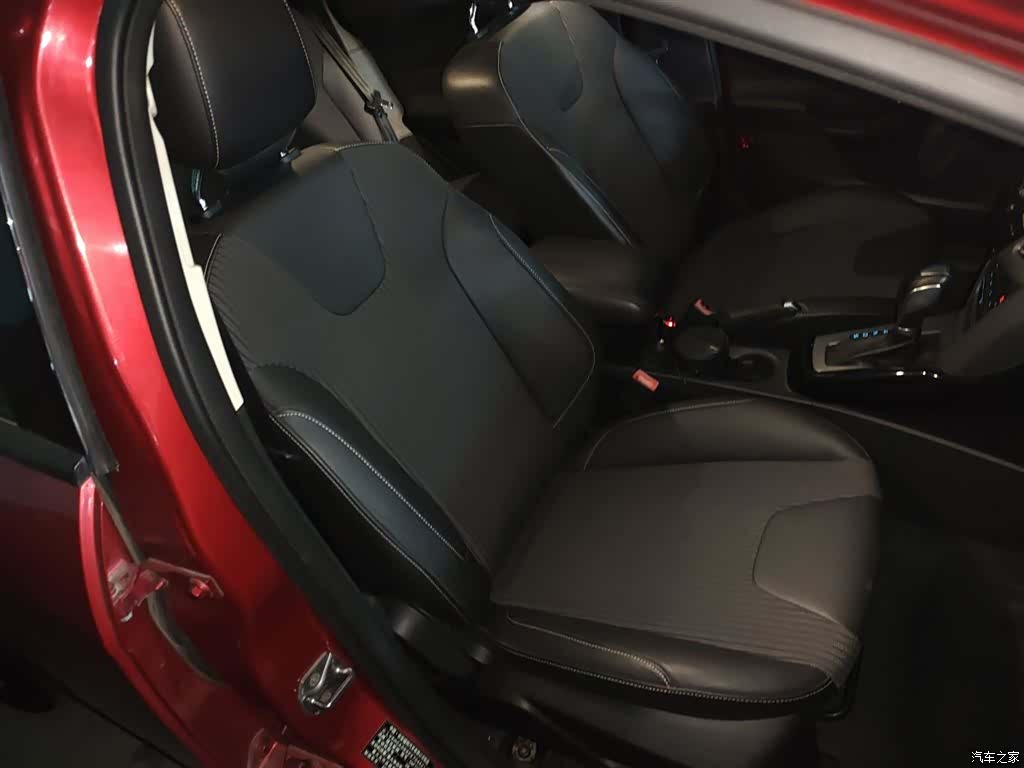 Ford Focus, 2014 25