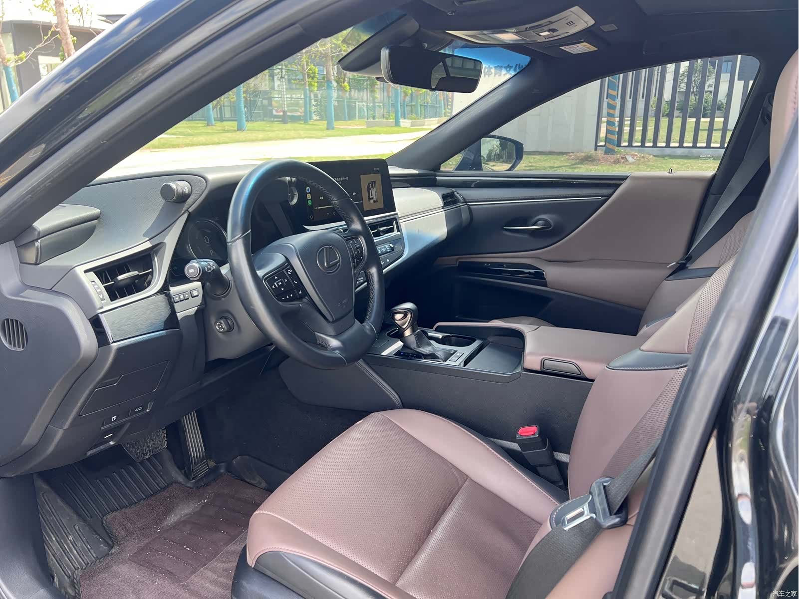Lexus ES, 2023 9