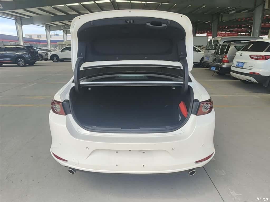 Mazda Mazda3, 2025 19