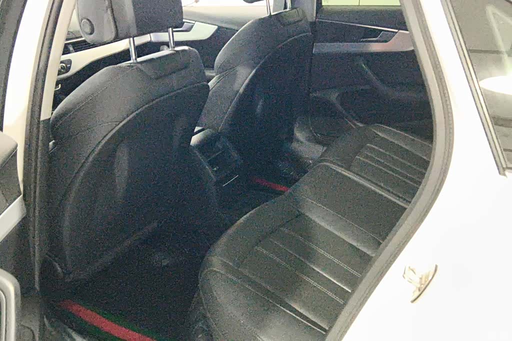 Audi A4L, 2021 11