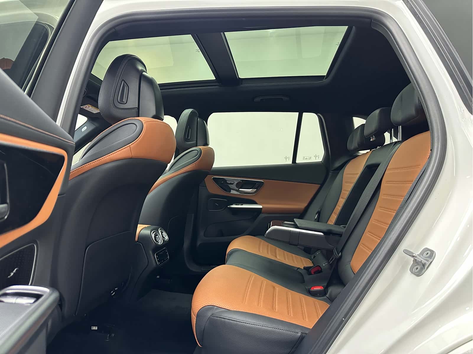 Mercedes-Benz GLC, 2024 11