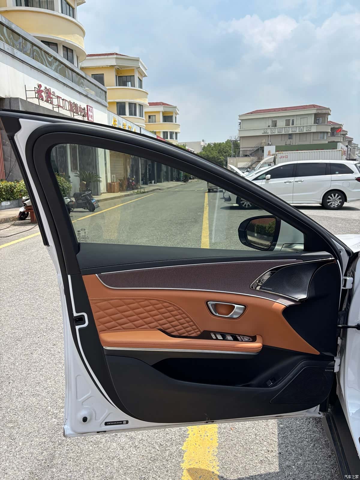BYD Han, 2023 10