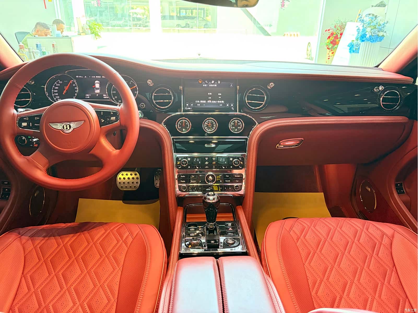 Bentley Mulsanne, 2018 8