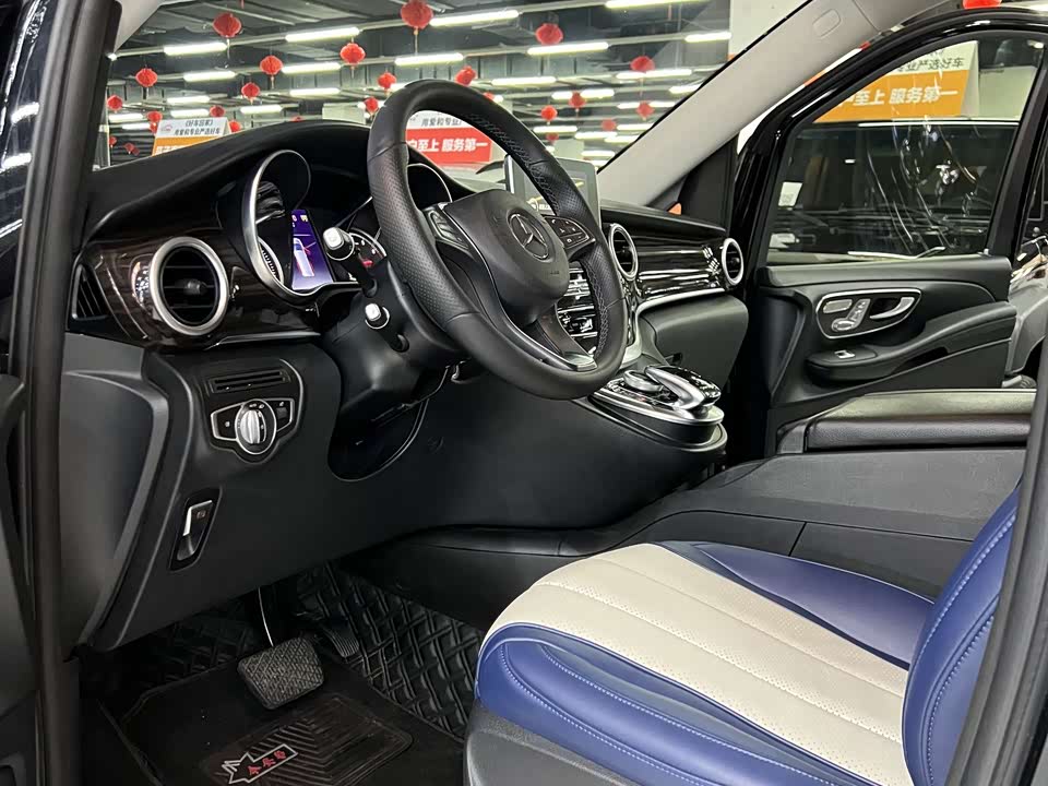 Mercedes-Benz V-class
