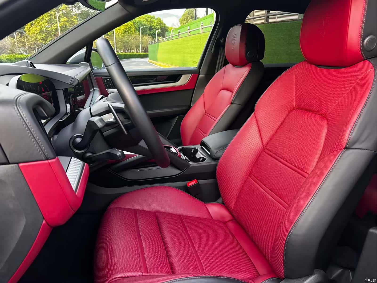 Porsche Cayenne, 2025 8