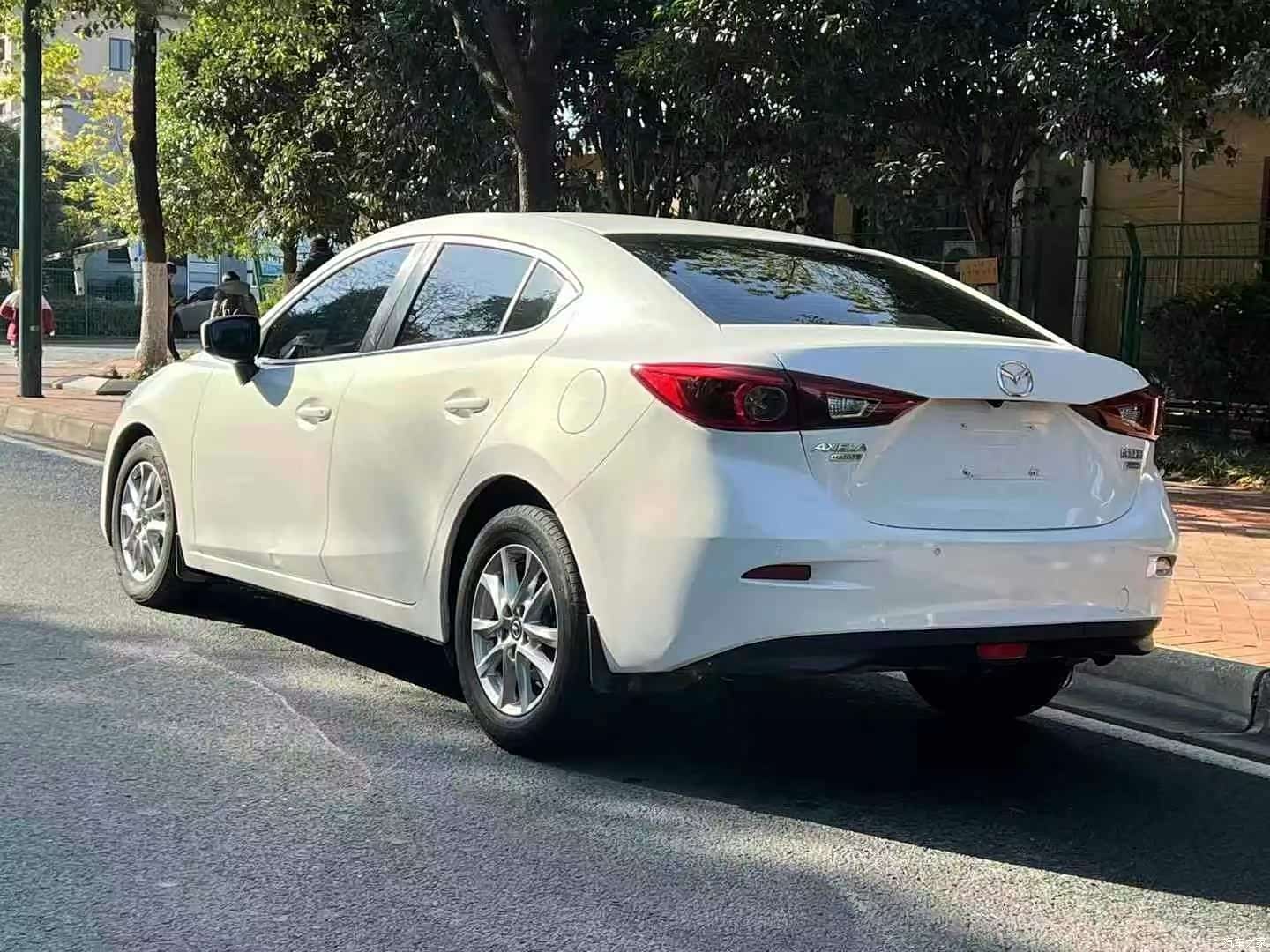 Mazda Mazda3, 2017 9