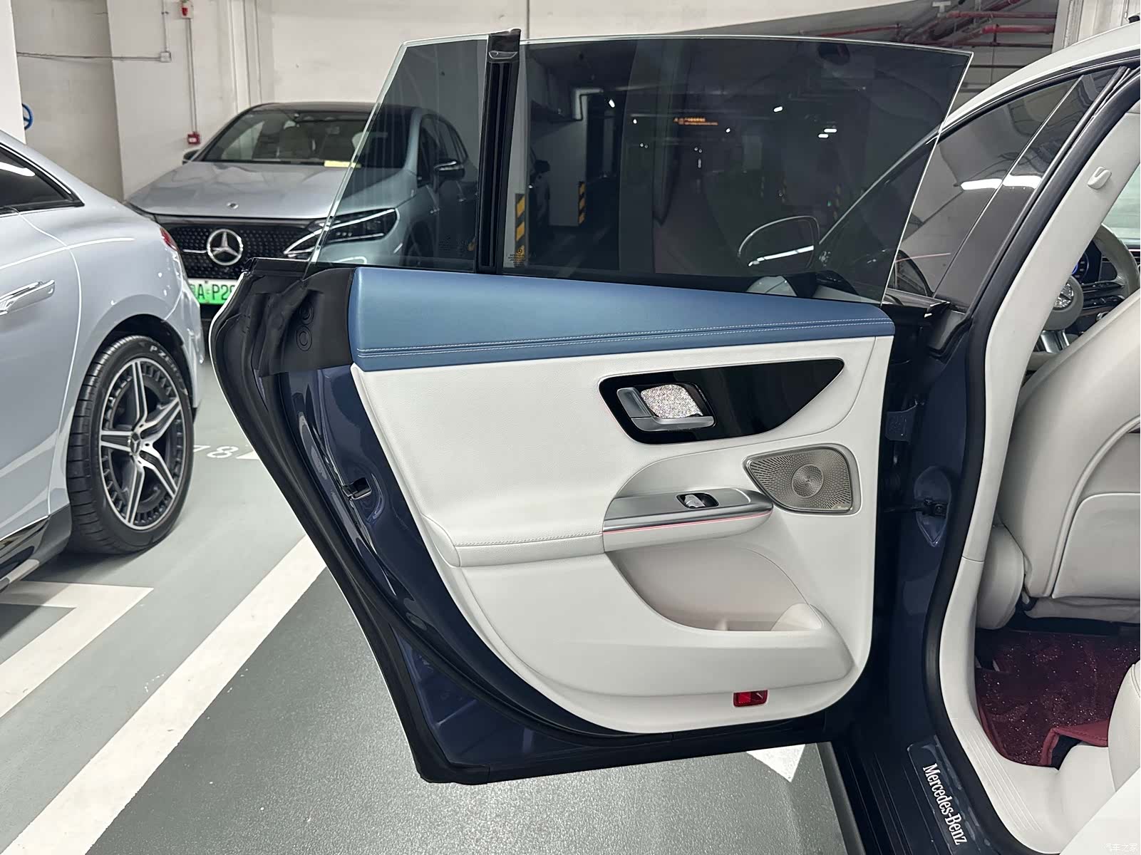 Mercedes-Benz EQE, 2023 11