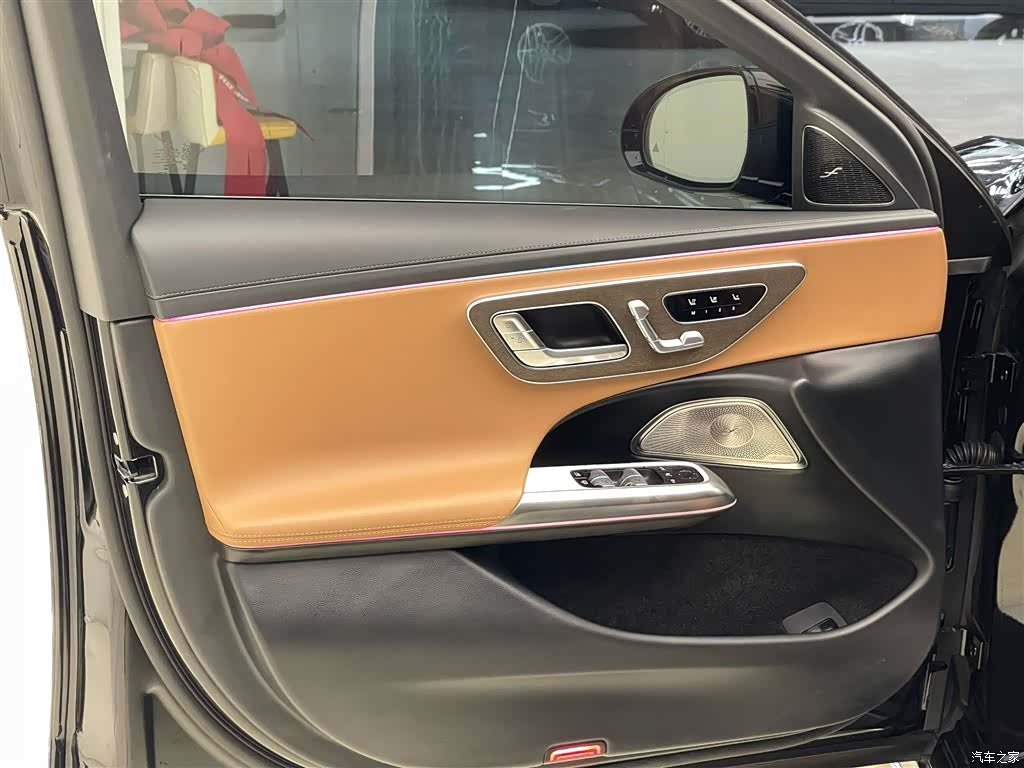 Mercedes-Benz E-Class, 2025 14