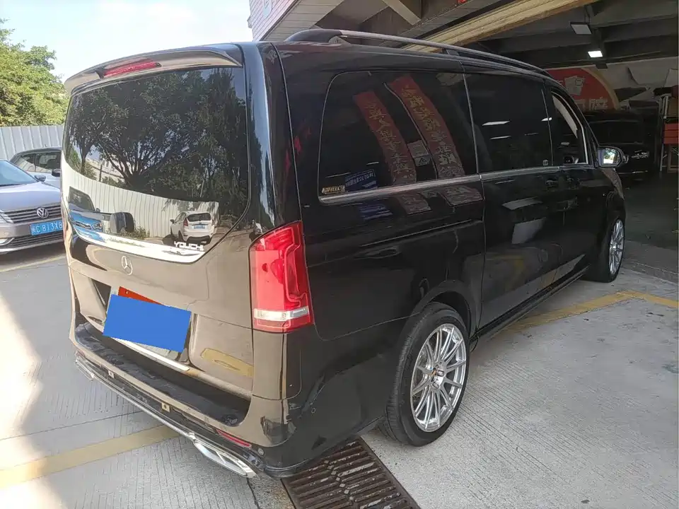 Mercedes-Benz V-class