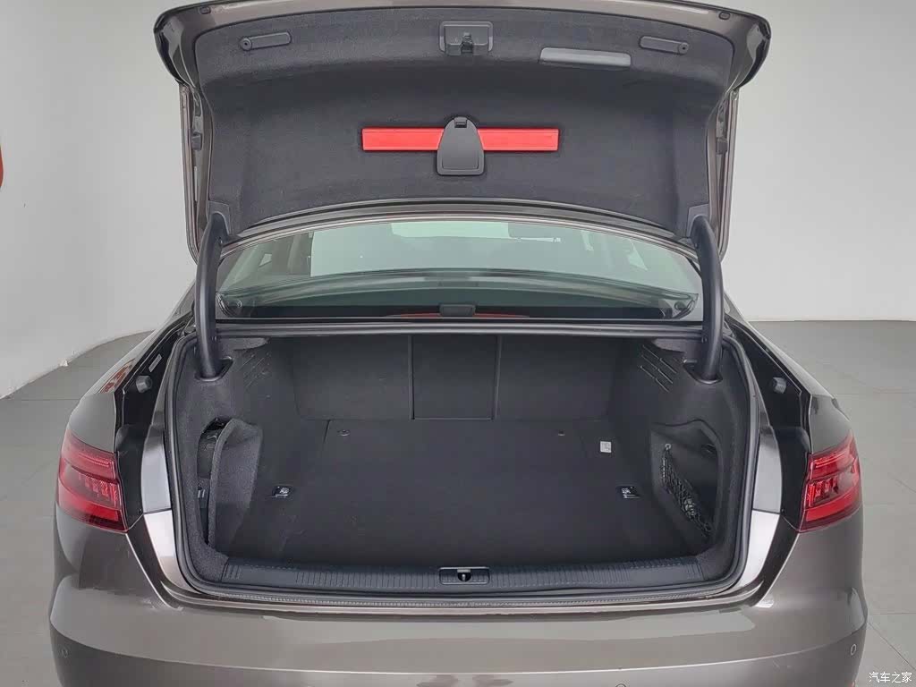 Audi A4L, 2018 16