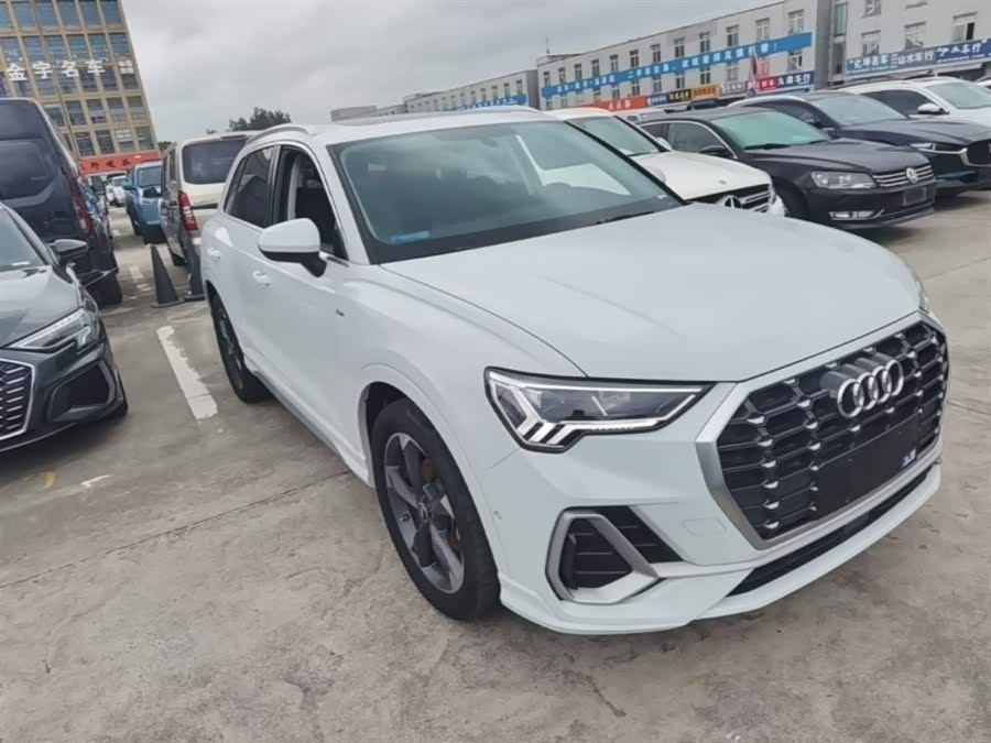 Audi Q3 2022, фото 4
