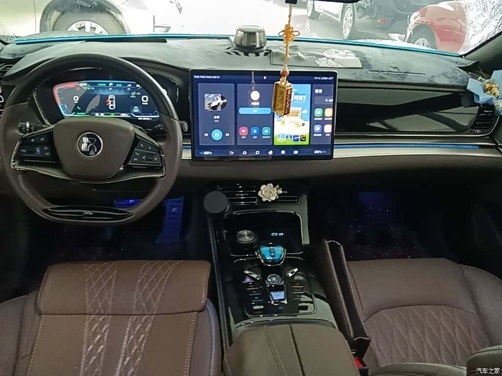 BYD Han, 2023 10