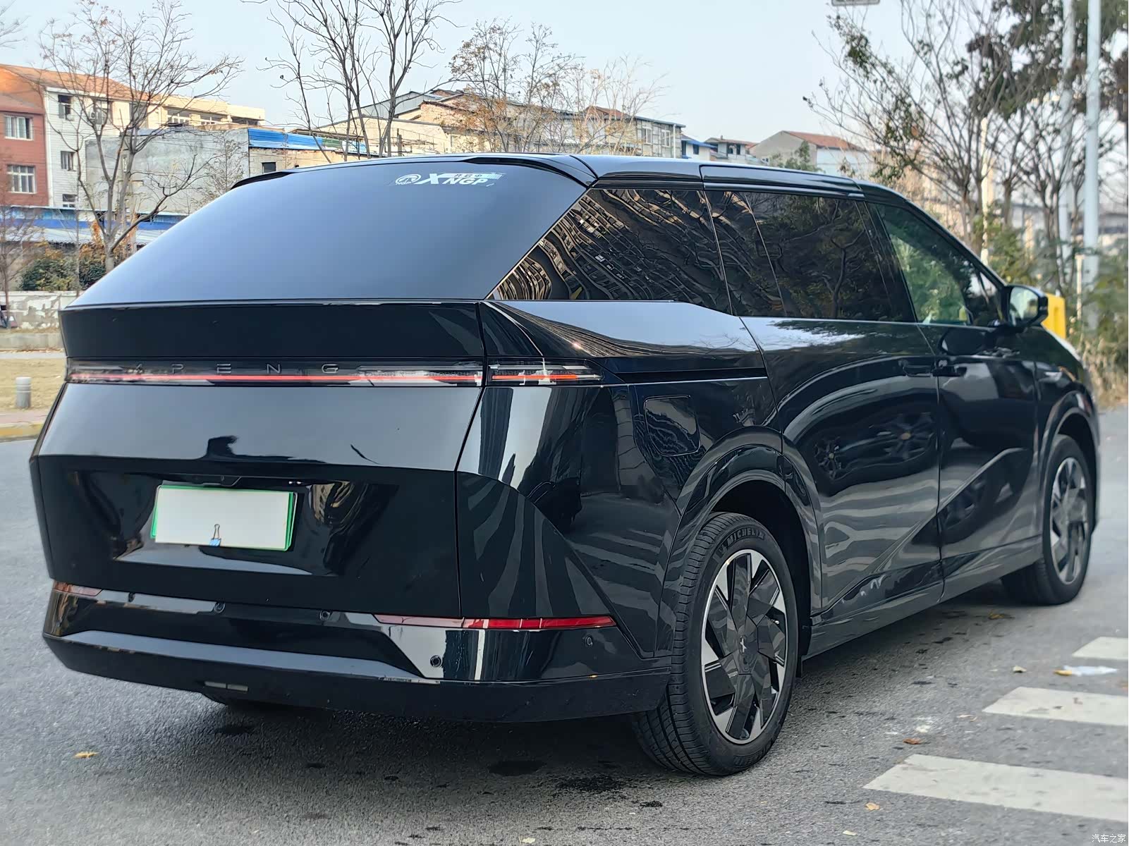 Xpeng X9, 2023 12
