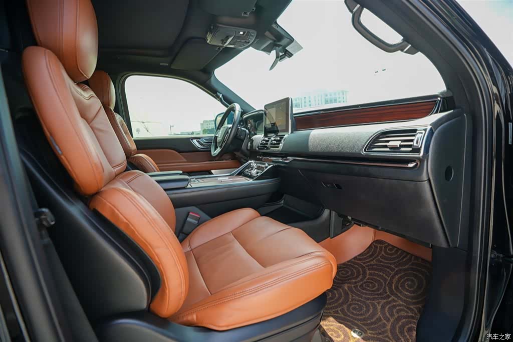 Lincoln Navigator, 2021 все фото