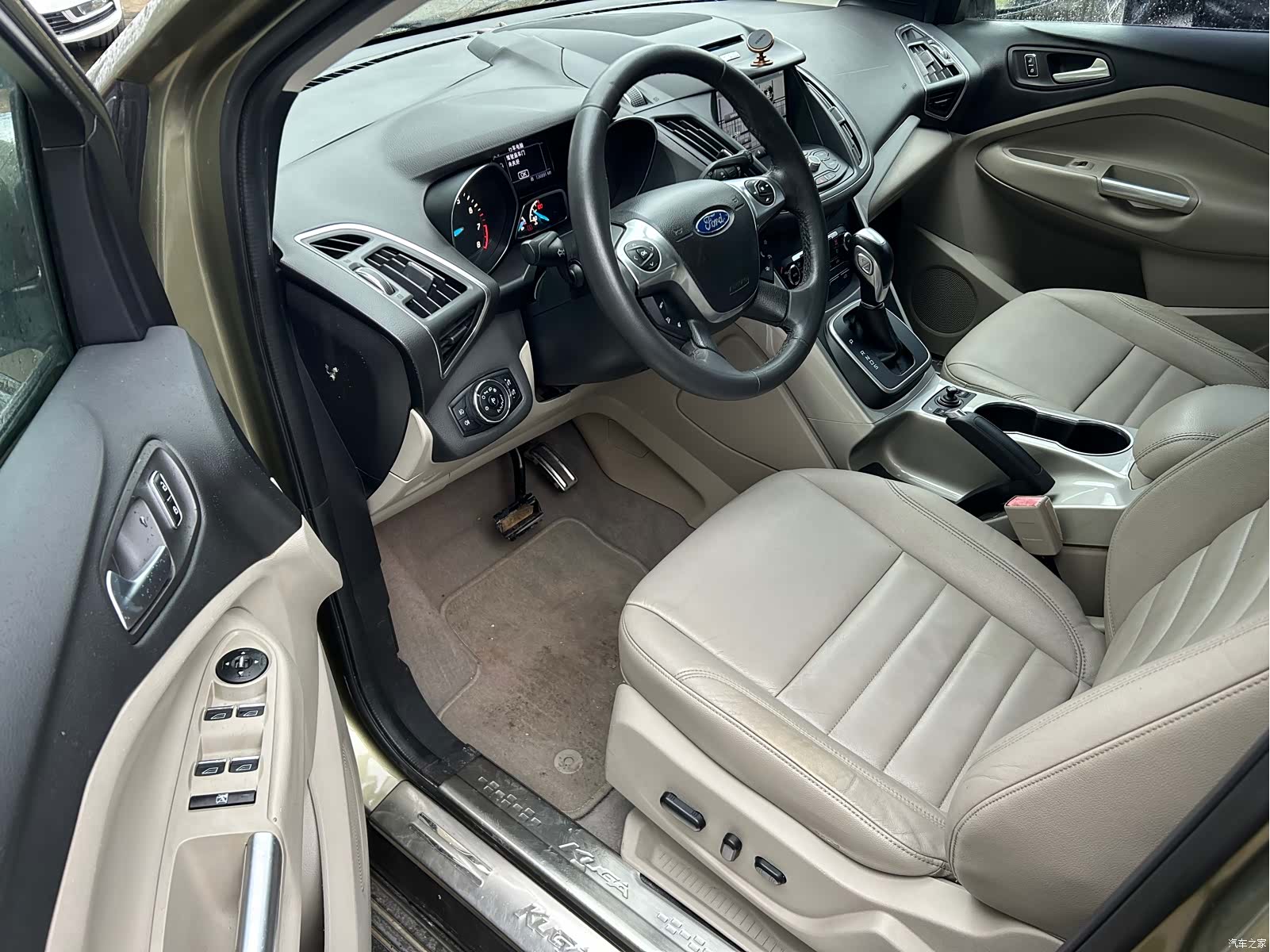 Ford Kuga, 2013 8