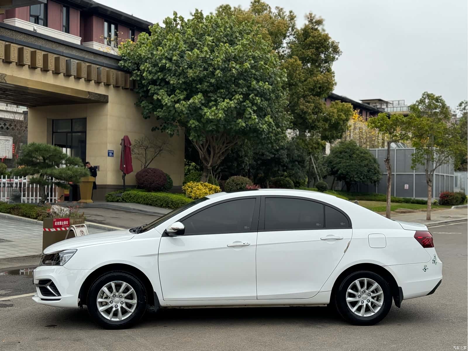Geely Emgrand, 2020 14