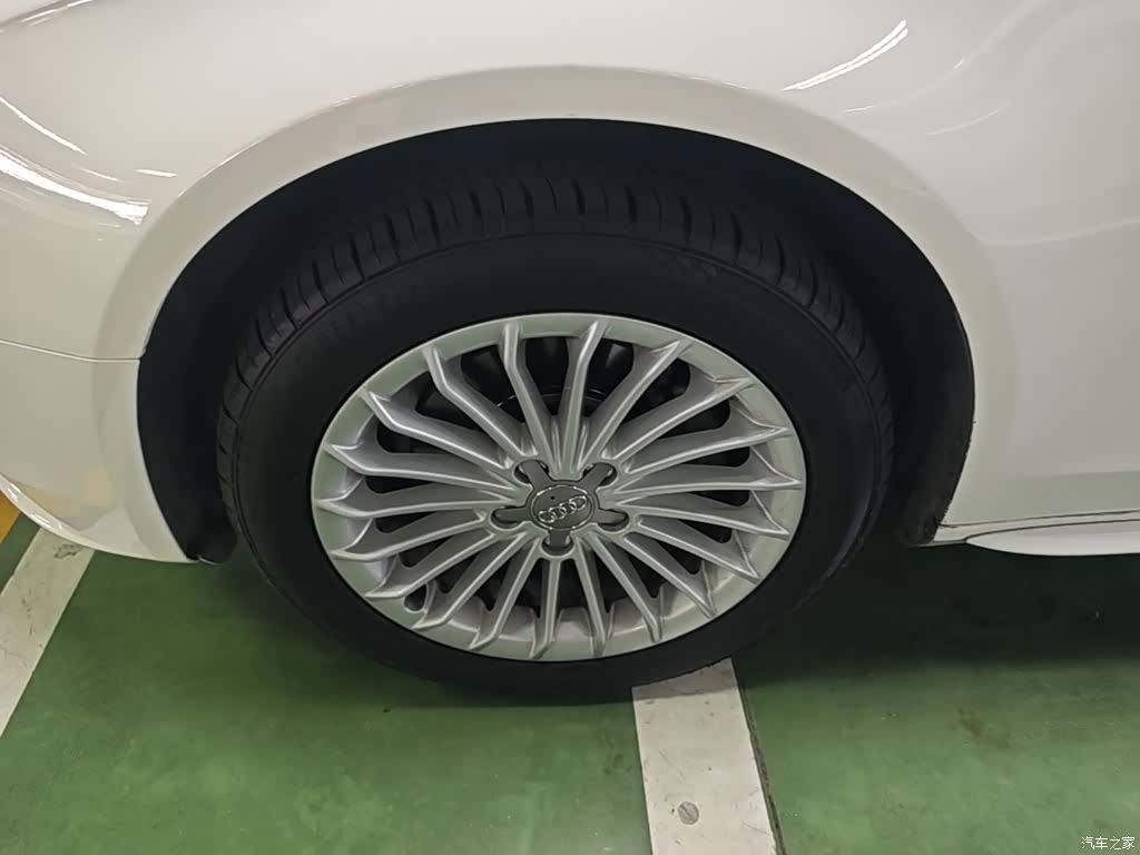 Audi A4L, 2014 23