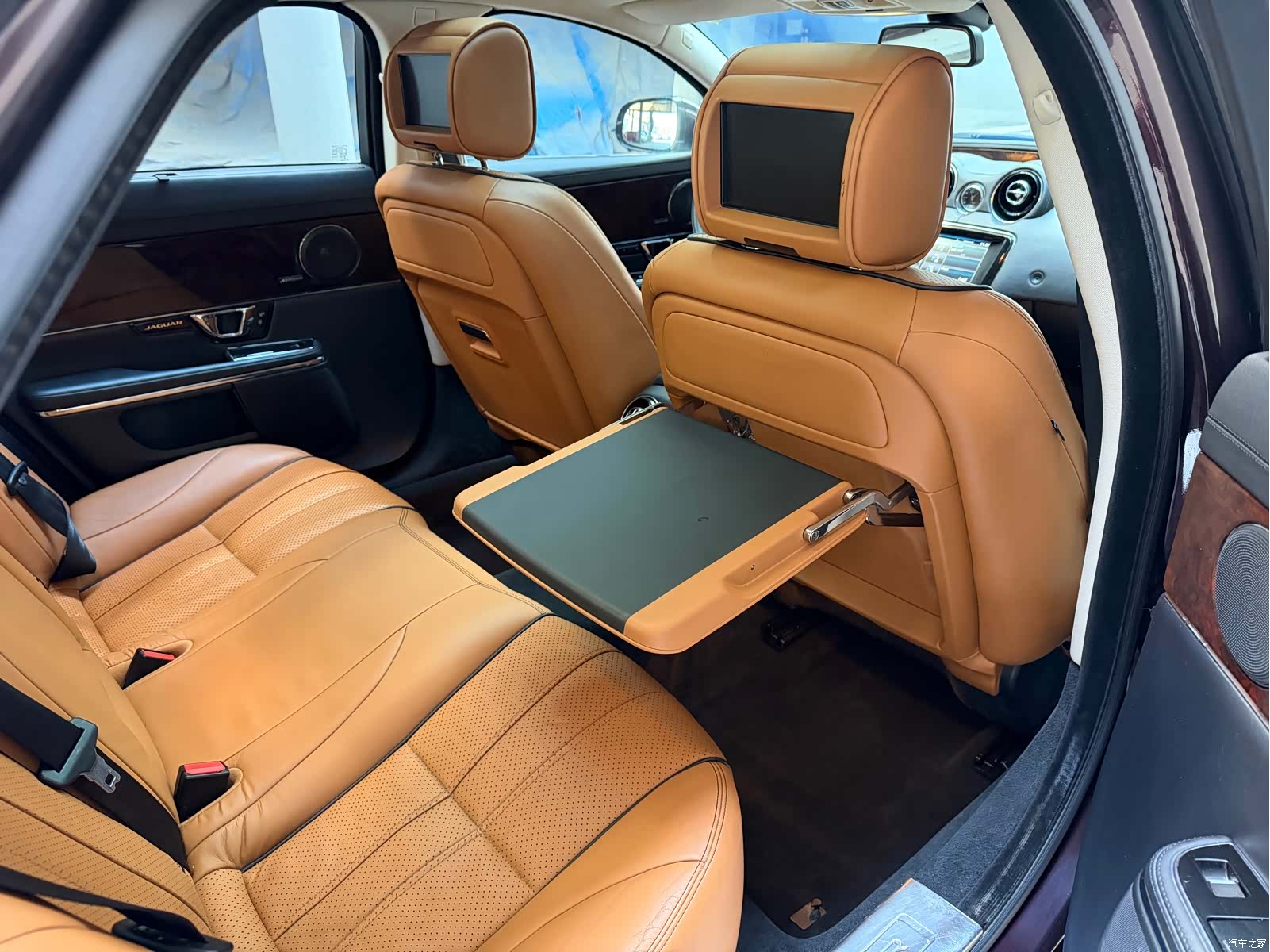 Jaguar XJ, 2015 8