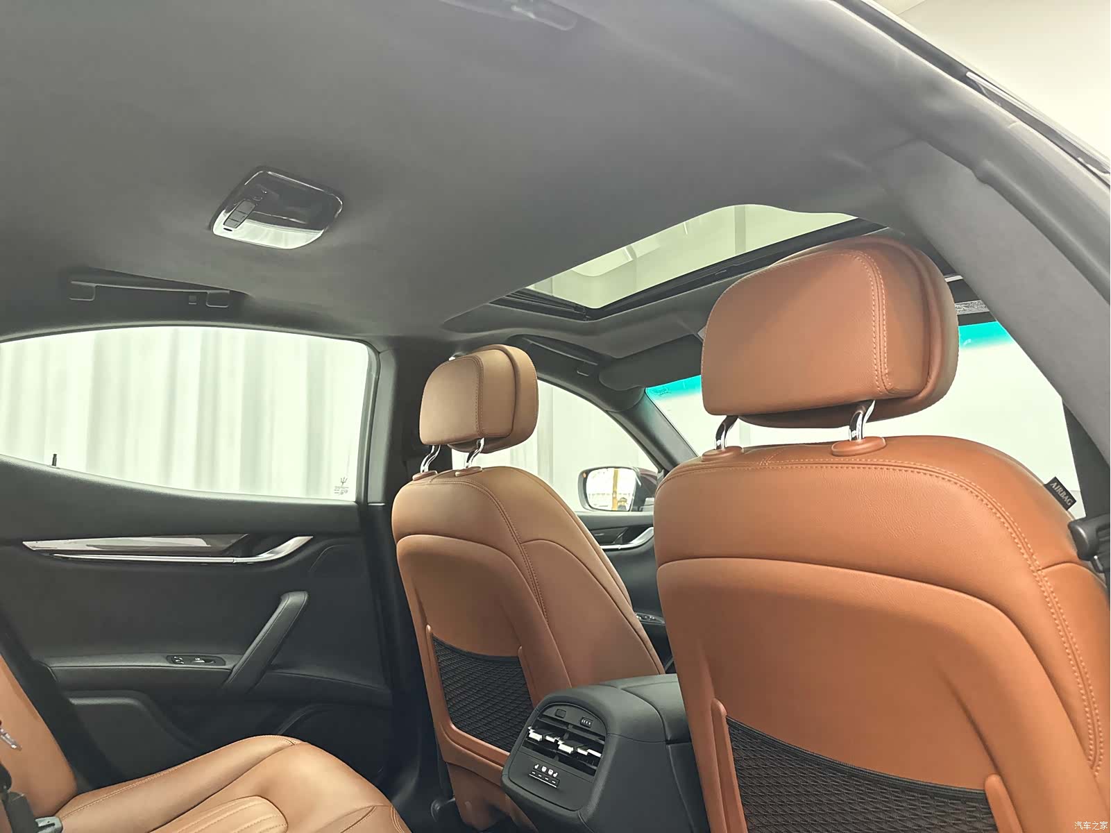 Maserati Ghibli, 2015 36