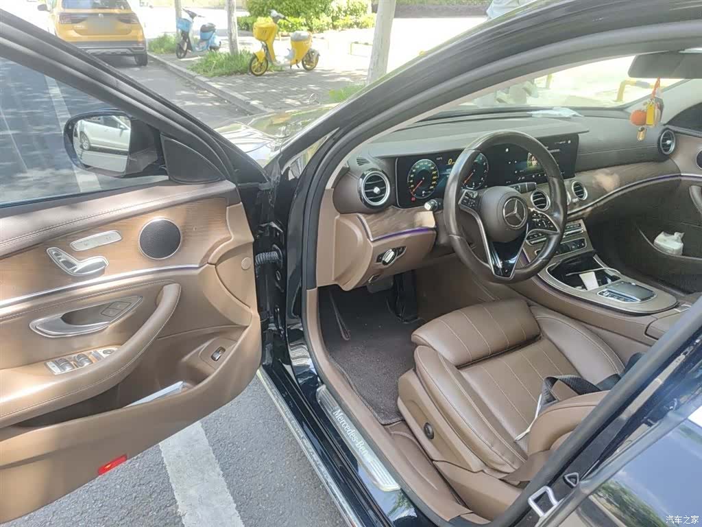 Mercedes-Benz E-Class, 2022 14
