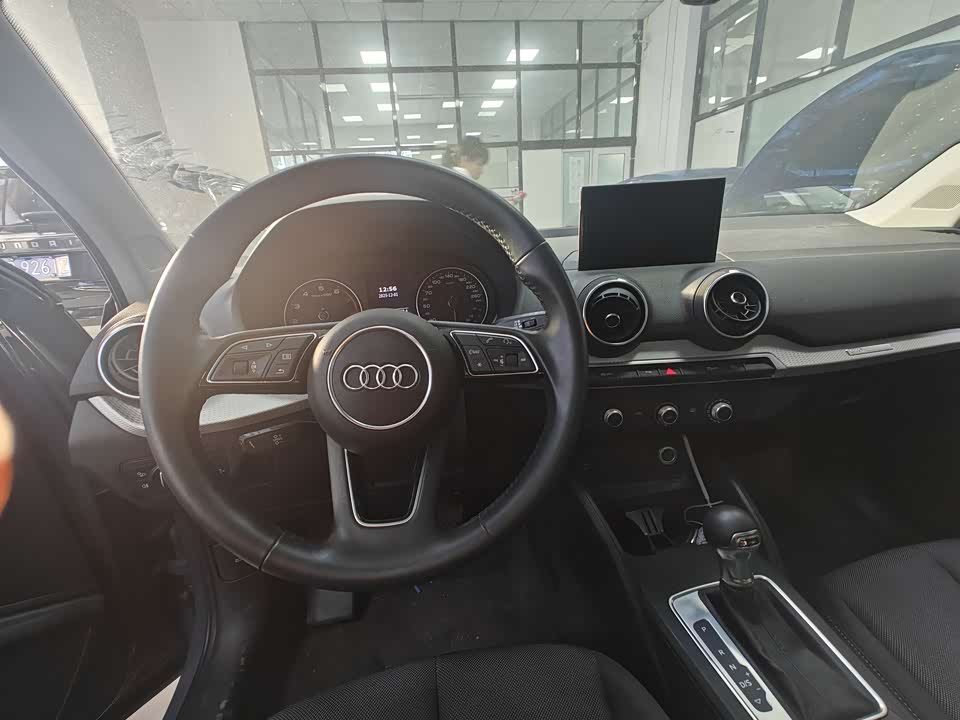 Audi Q2L