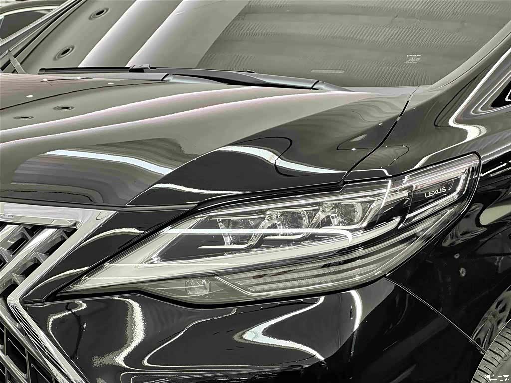Lexus LM, 2022 2