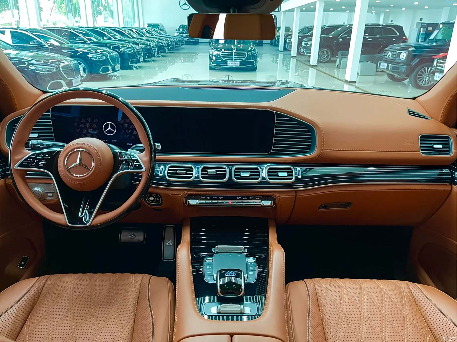 Mercedes-Benz GLS, 2024 21