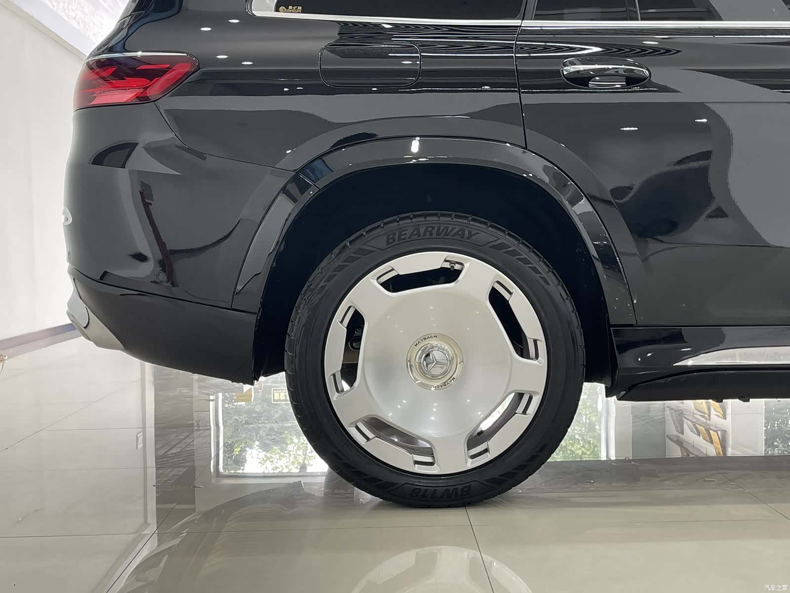 Mercedes-Benz GLS, 2024 7