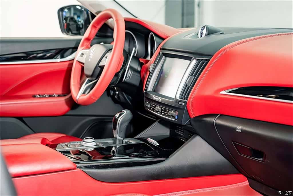 Maserati Levante, 2017 19