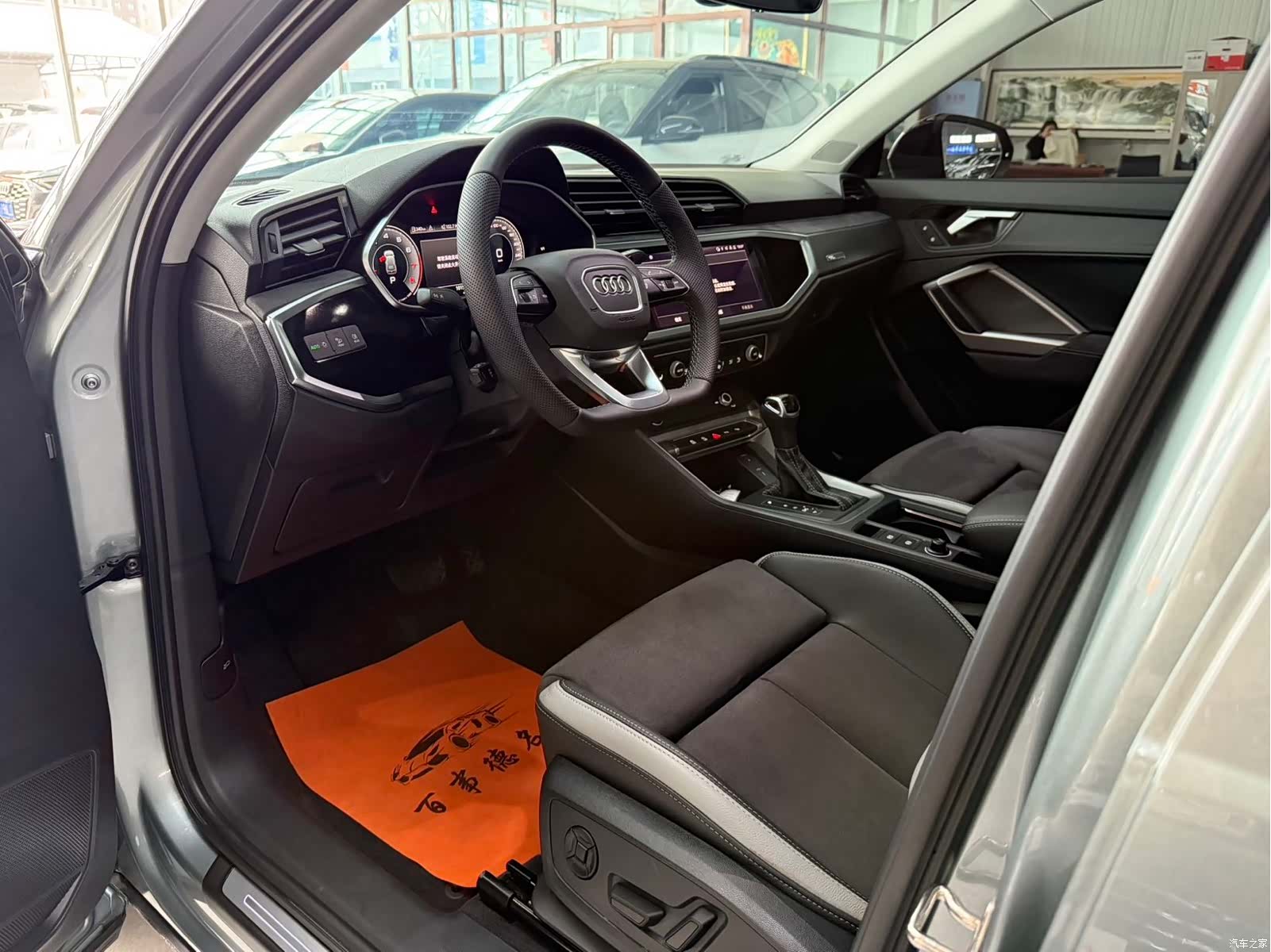Audi Q3, 2023 4