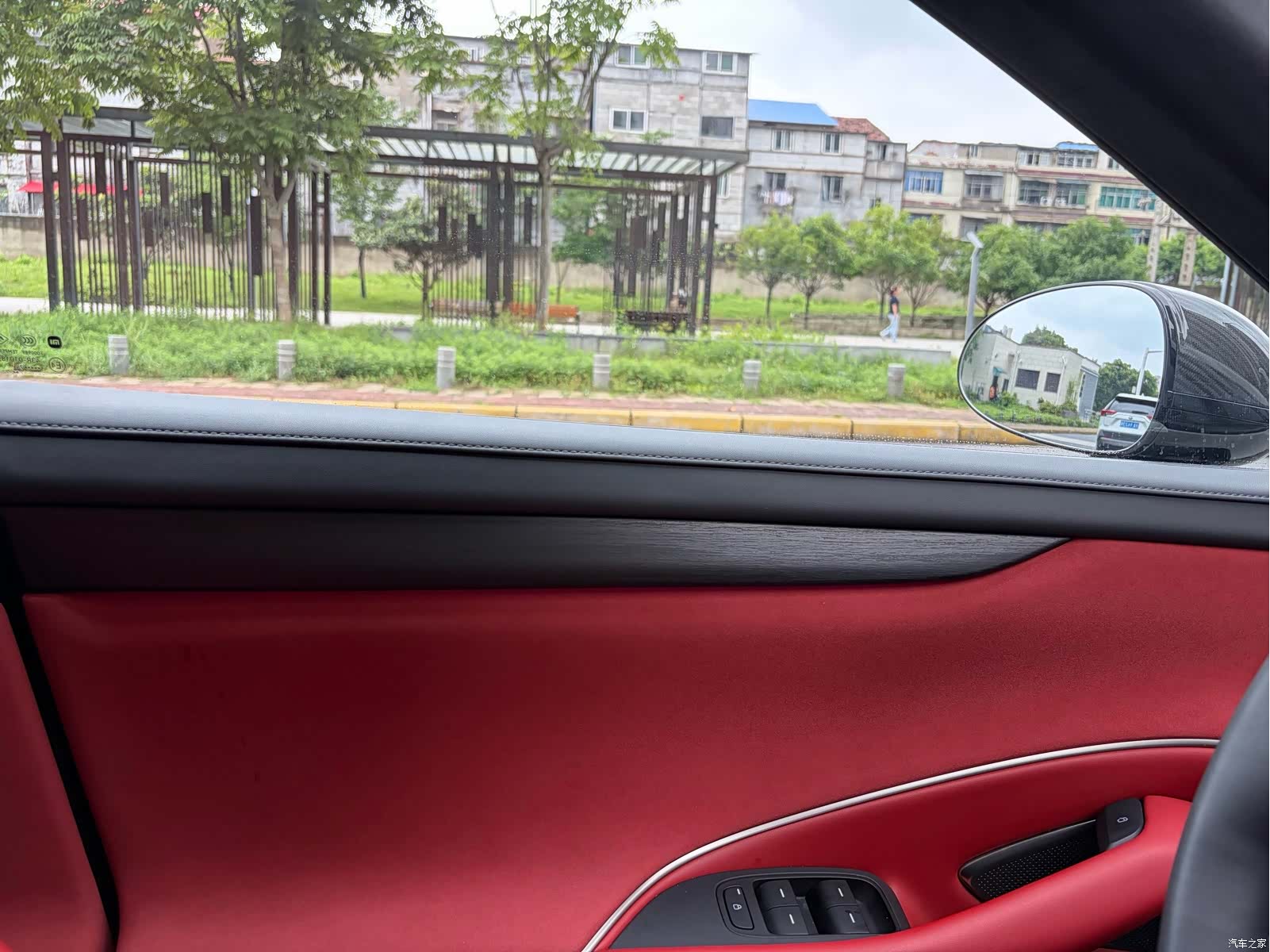 Xiaomi SU7, 2024 10