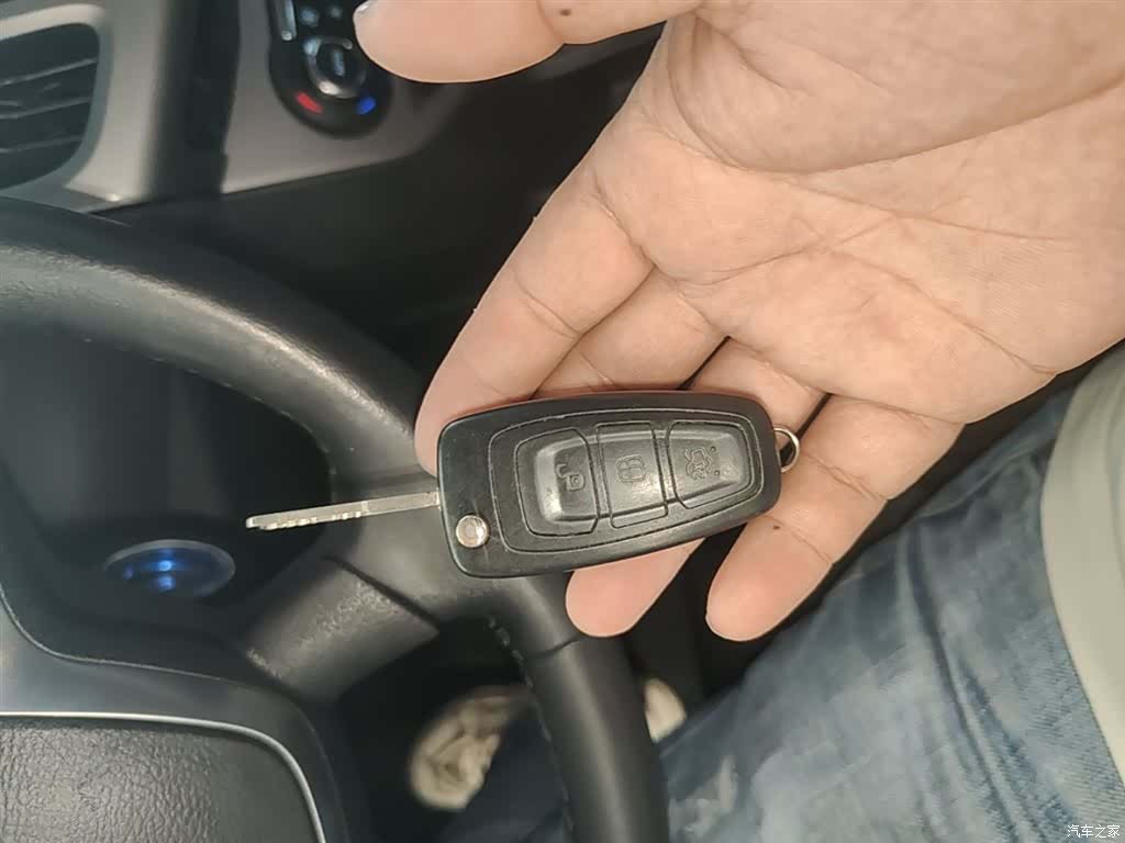 Ford Focus, 2014 9