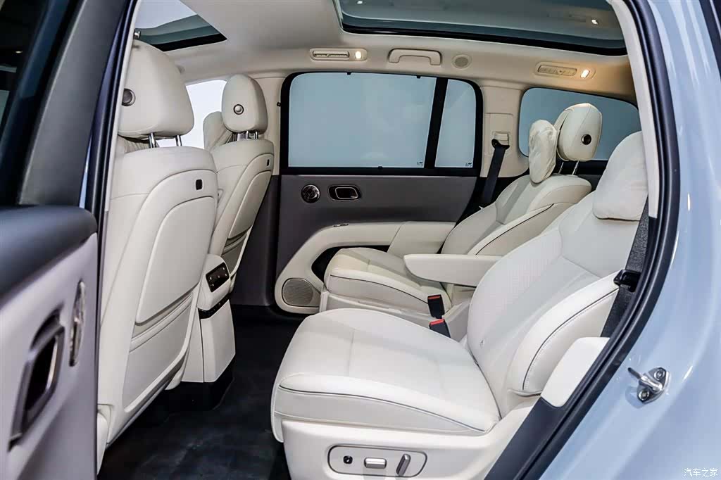 Li Auto i8, 2025 12