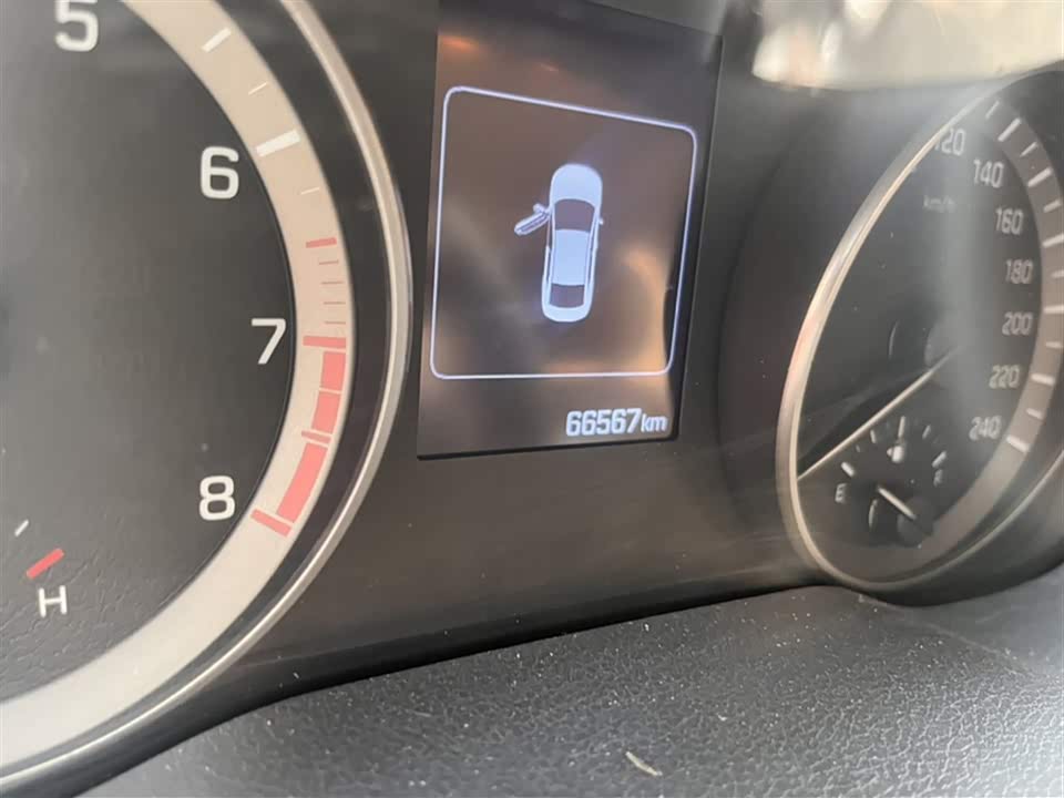 Hyundai Lead Hyundai Lead