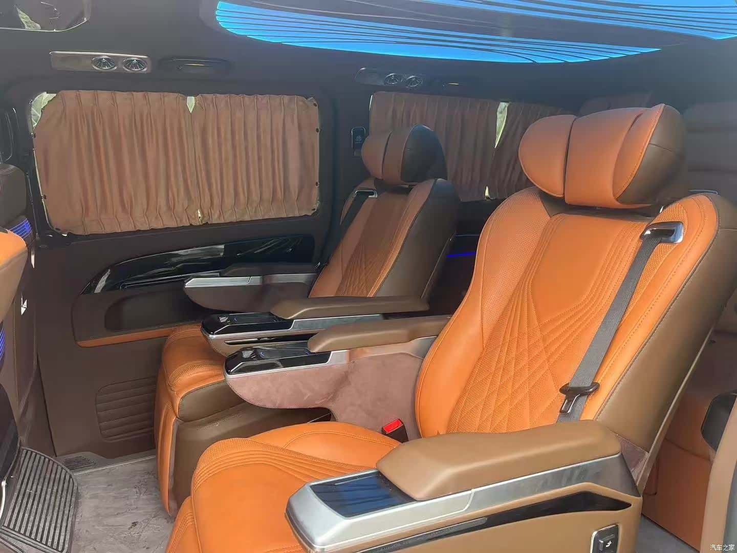 Mercedes-Benz 7, 2024 10