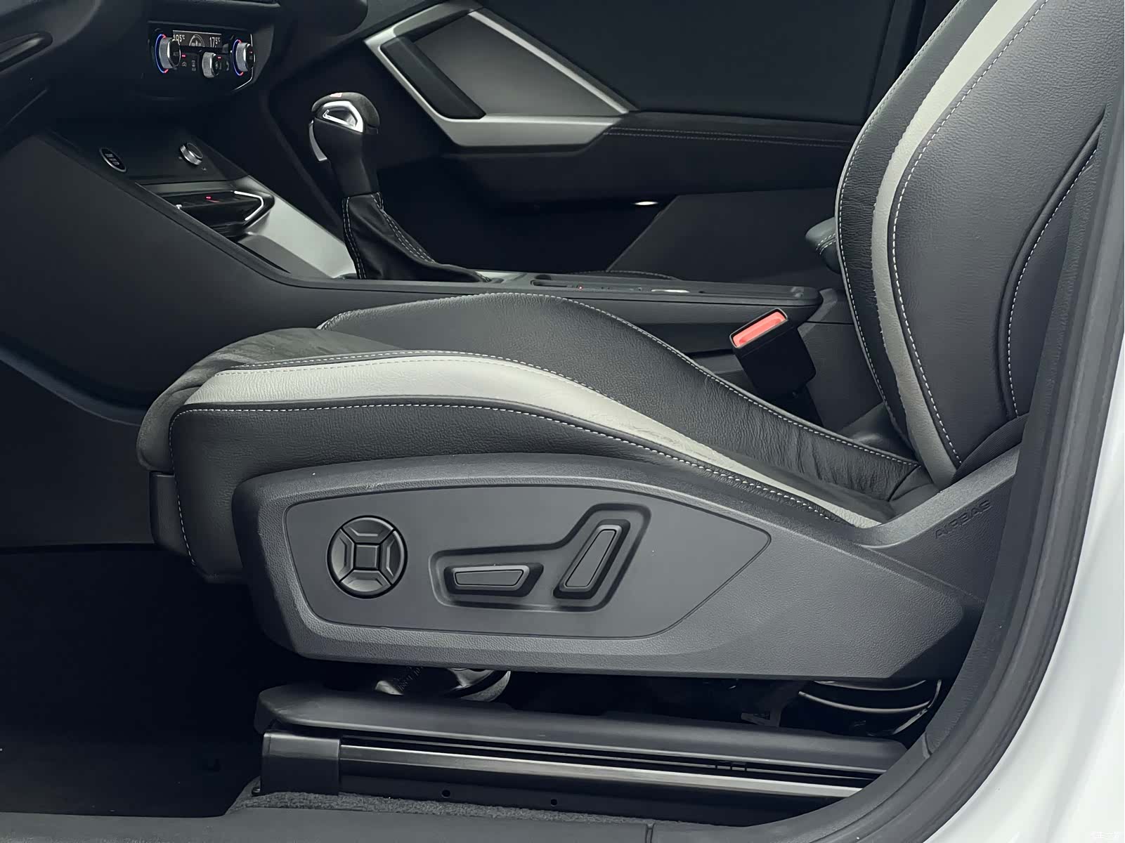 Audi Q3, 2022 21