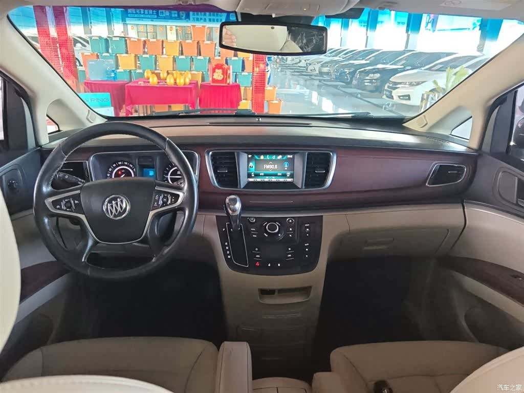 Buick GL8, 2019 11