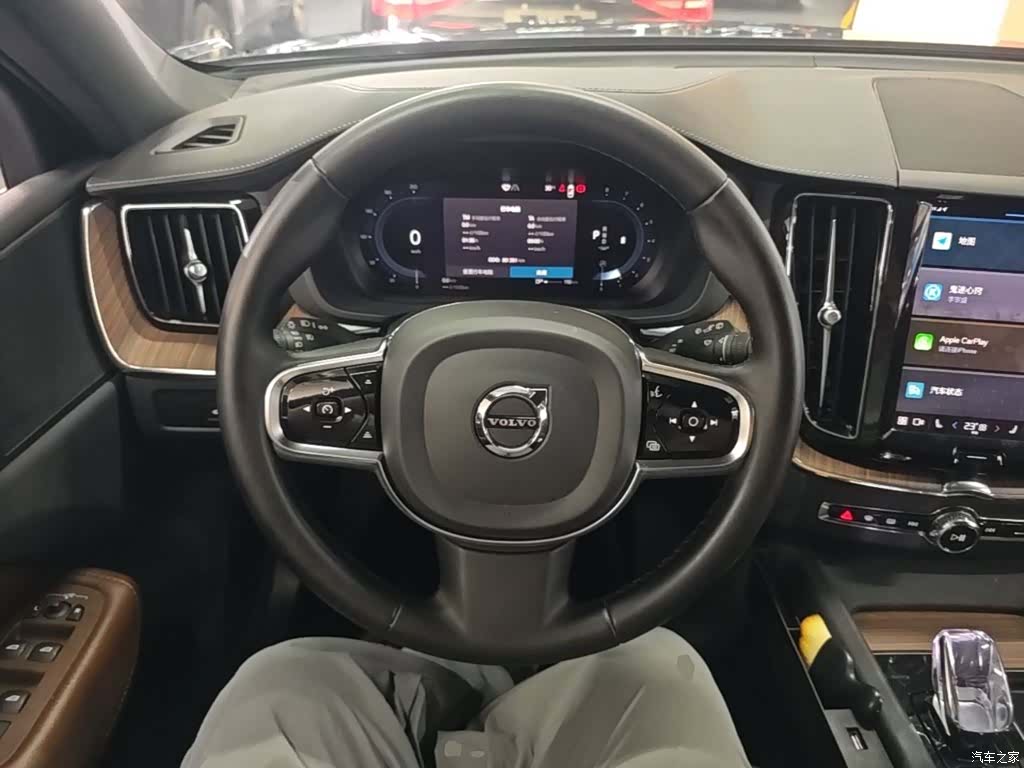 Volvo XC60, 2023 11