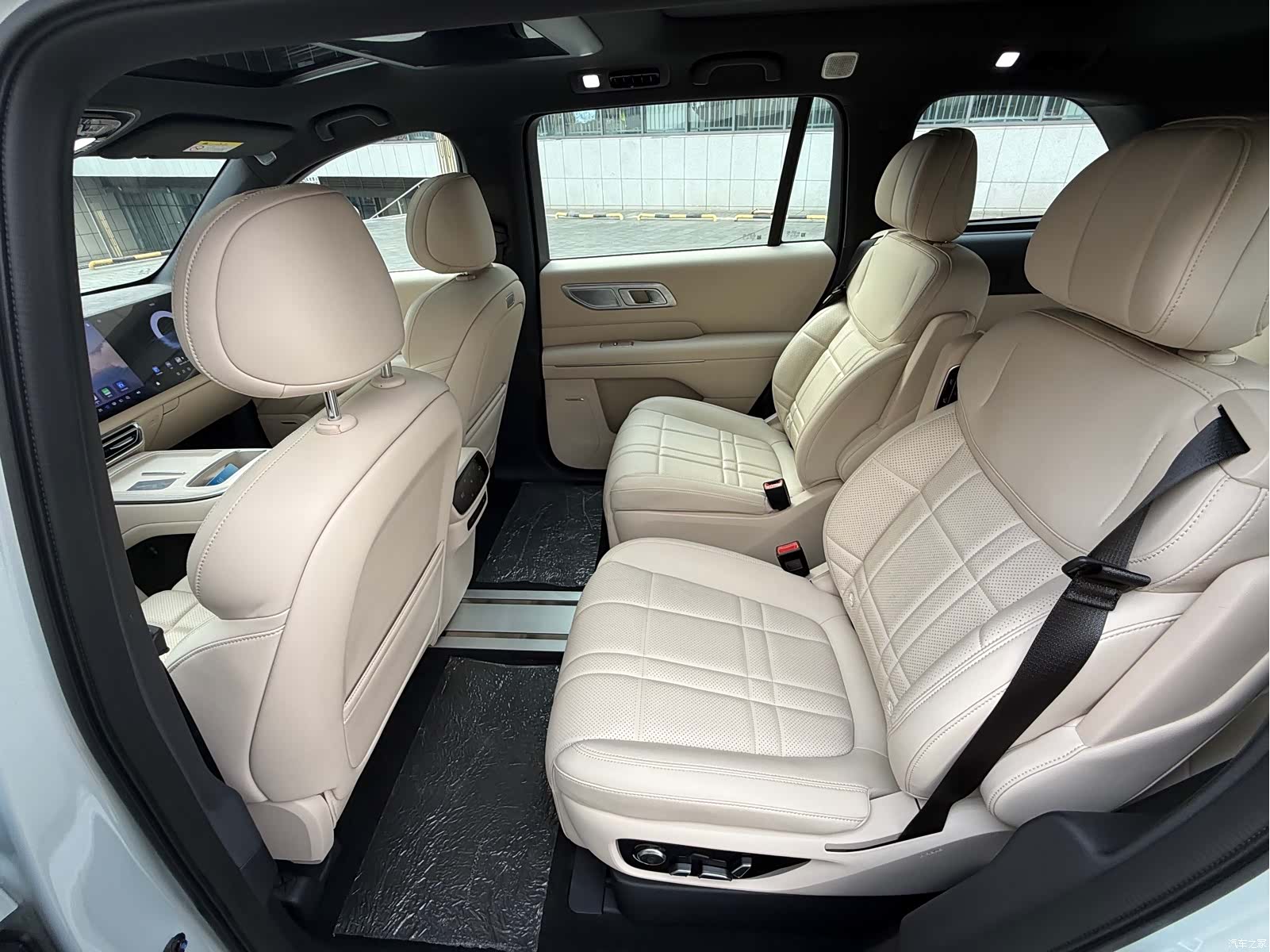 Deepal S09, 2025 13