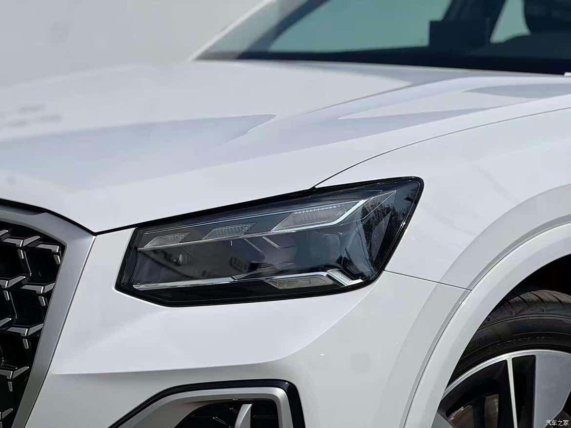 Audi Q2L, 2026 12