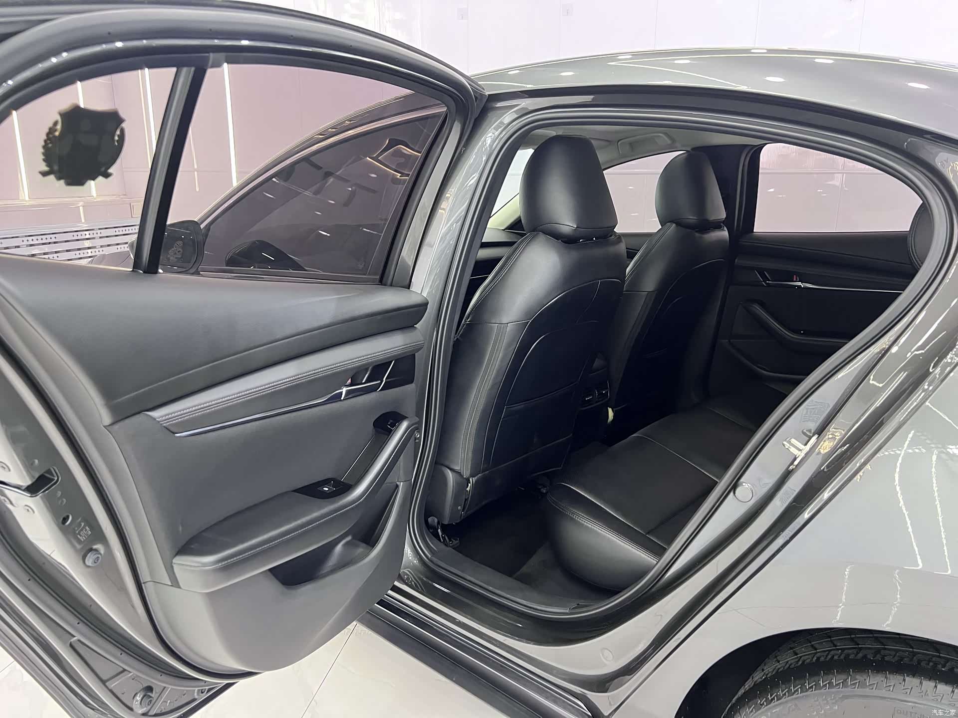 Mazda Mazda3, 2023 13