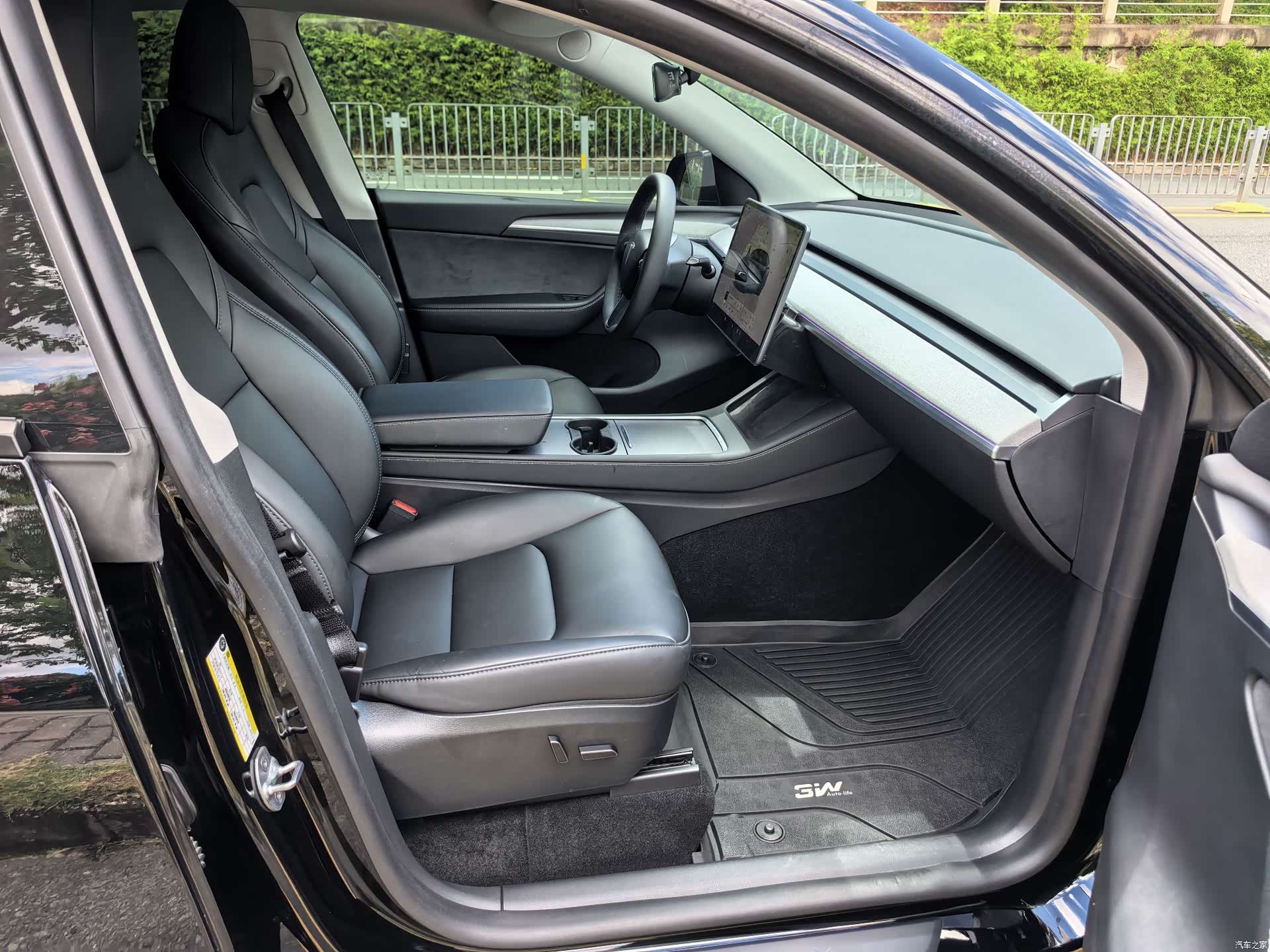 Tesla Model Y, 2024 15