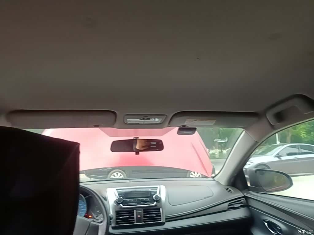 Toyota YARiS L, 2015 14