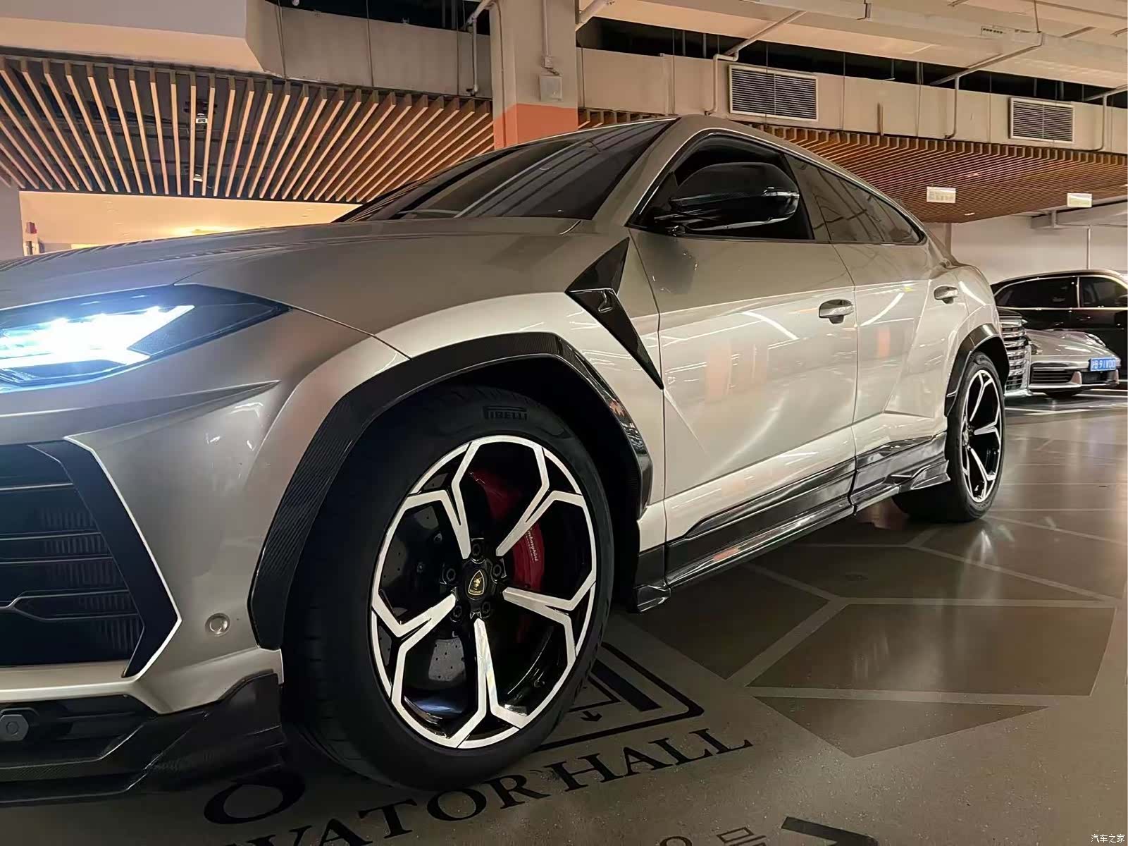 Lamborghini Urus, 2020 13