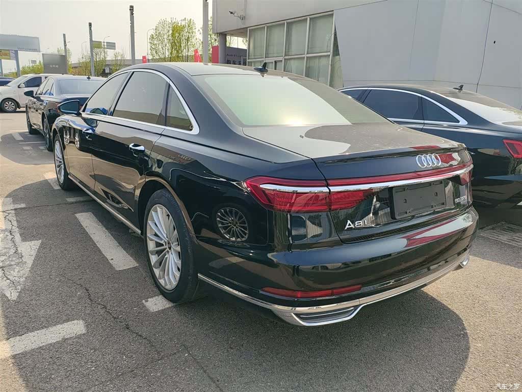 Audi A8L, 2021 23