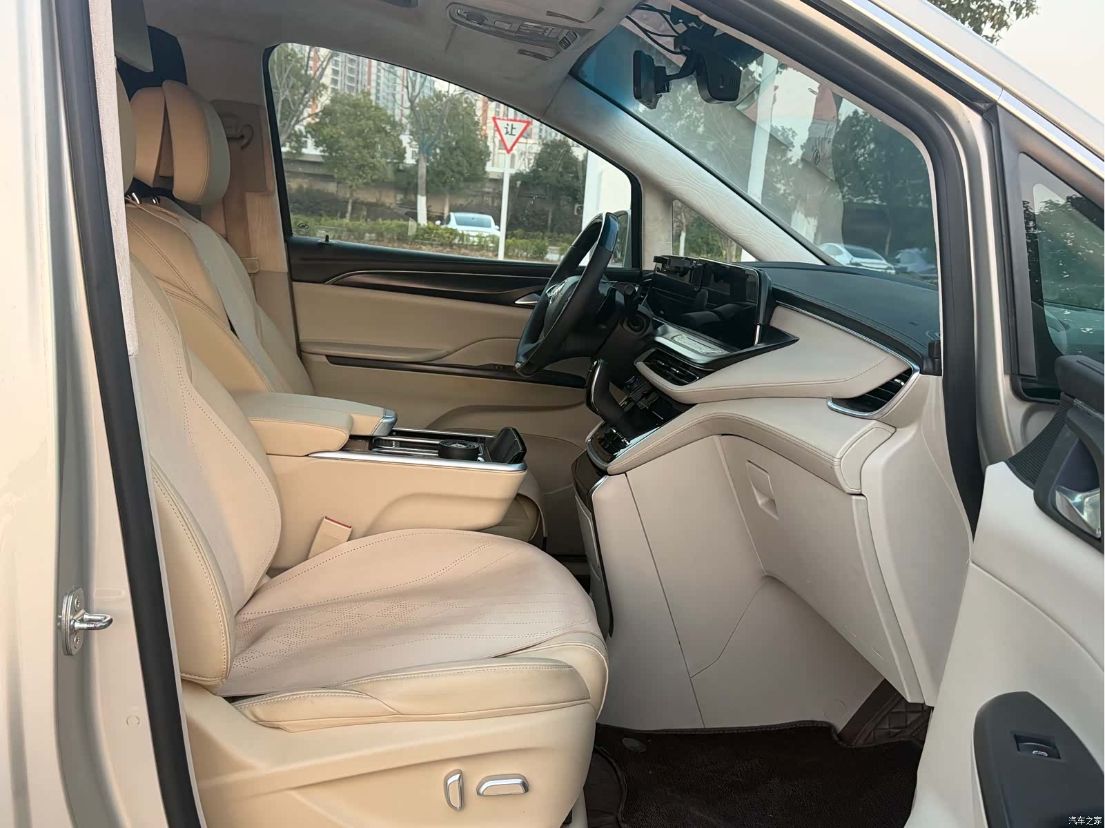 Buick GL8, 2020 20