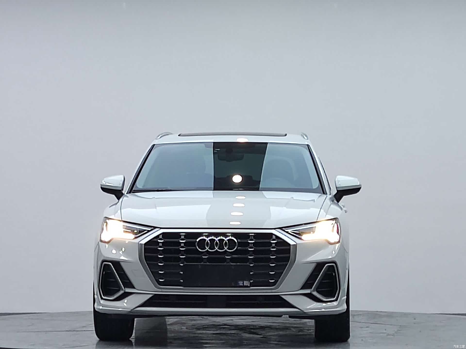 Audi Q3, 2022 3