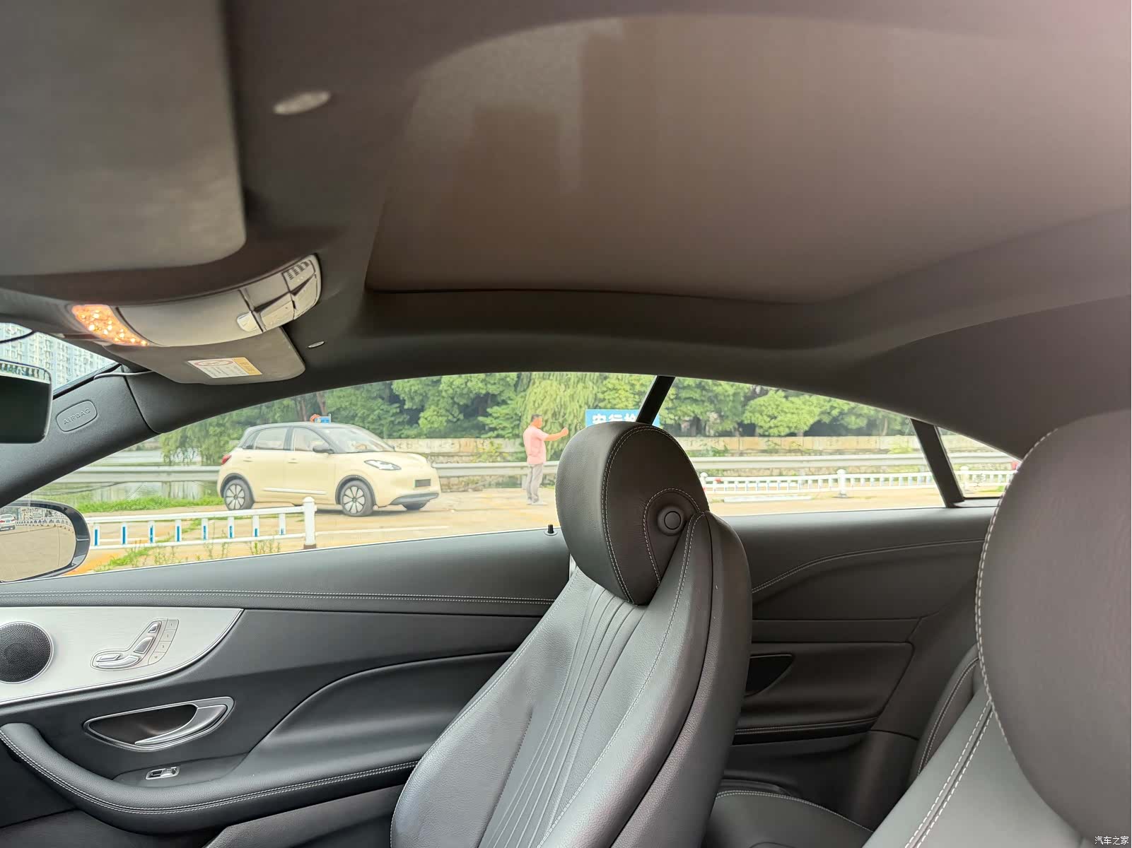 Mercedes-Benz E-Class, 2024 9