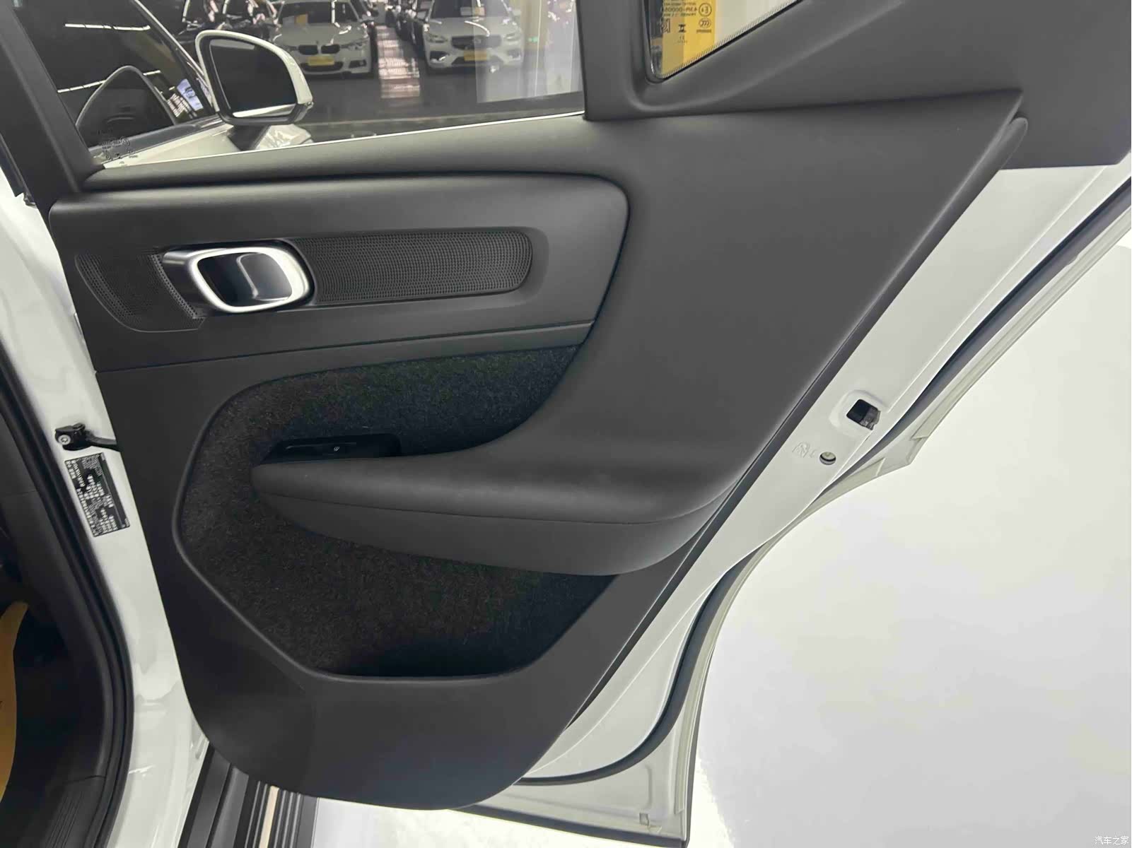 Volvo XC40, 2024 3