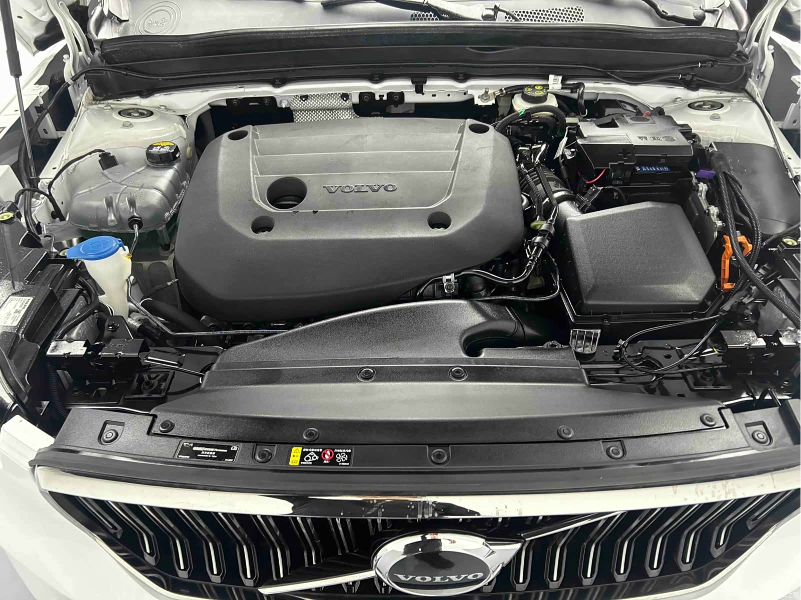 Volvo XC40, 2024 4